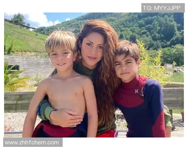 足球明星皮克儿子展现天赋潜力引发媒体热议未来可期